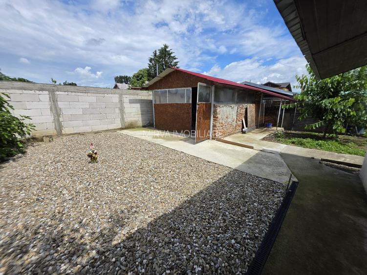 Casă renovată cu 6 camere, teren 557 mp – Berceni, Prahova - 13