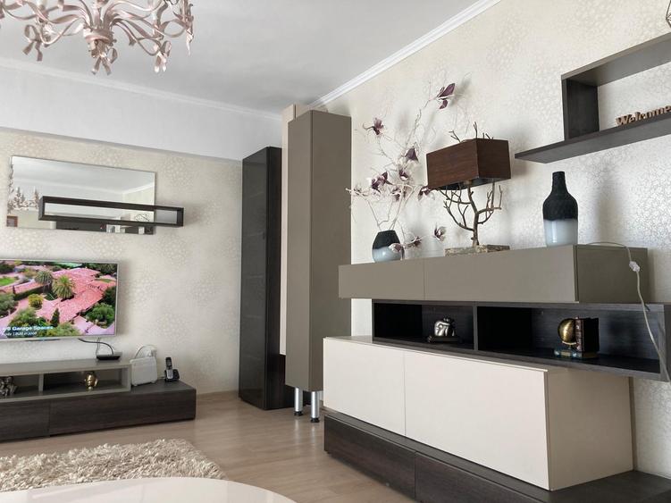 UNIRII, ROND ALBA IULIA, AP. 2 CAM, CU LOC DE PARCARE, RENOVAT, AMENAJAT MODERN
