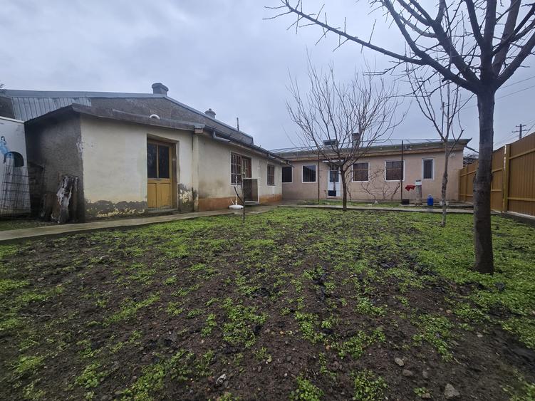 Casa zona Chercea Mobilata din paianta.
