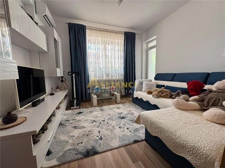 Ozana-Apartament 2 Camere-Mobilat-Parcare Inclusa