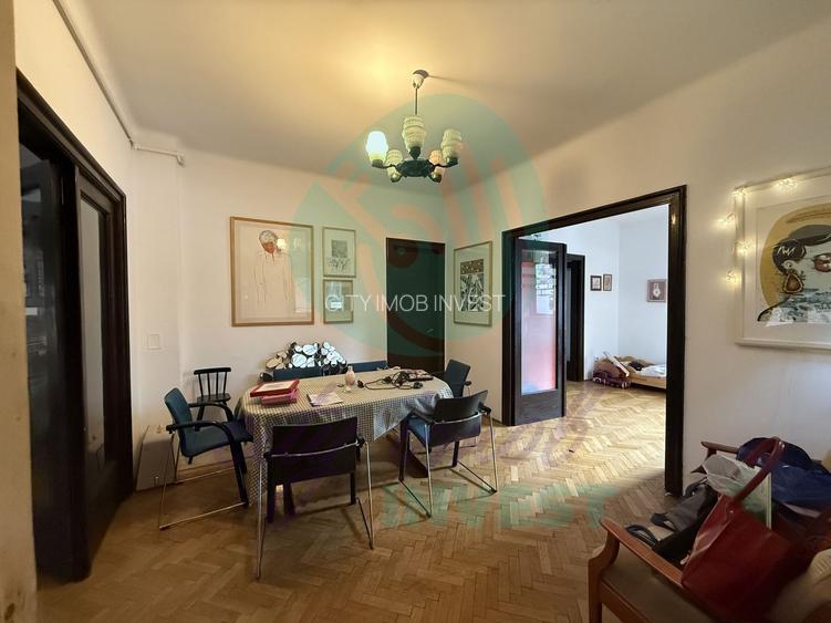 Proprietate rara pe o strada boema - 19
