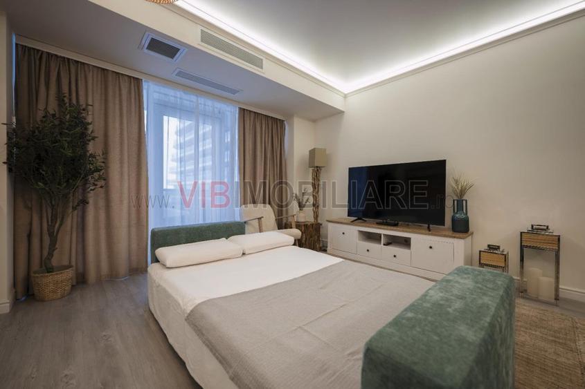 Titanic White, apartament lux, vedere frontala la mare