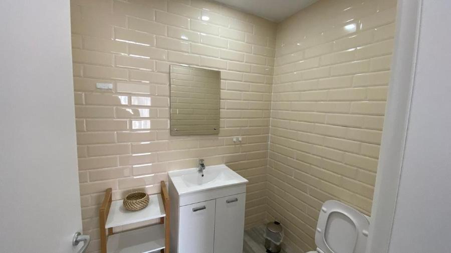 Apartament de vanzare /închiriat pe termen lung ,3 camere mobilat utilat