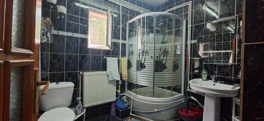 O casă pentru familie, cu grădină și intimitate
