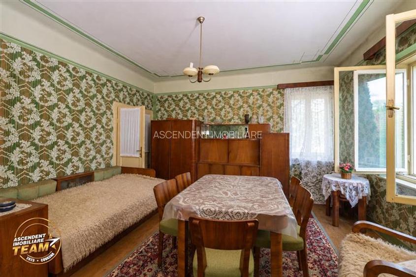 Casa cu istorie,3 camere,potential mansardare,1.840mp teren,in cadru linistit si - 48