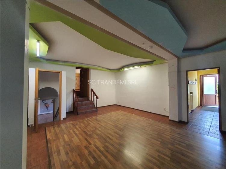 Vilă Spațioasă D+P+1 zona Terezian optima locuinta / sediu firma - 11