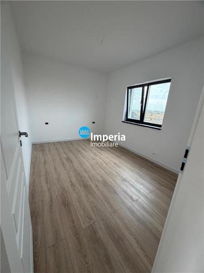 Casa 3 cam, 2 bai, Beci, canalizare, Ciurbesti Miroslava