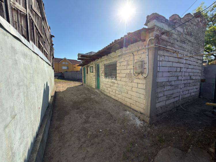 Casă renovabilă + teren, 51 mp, 277 mp, zonă 1 Mai - 4