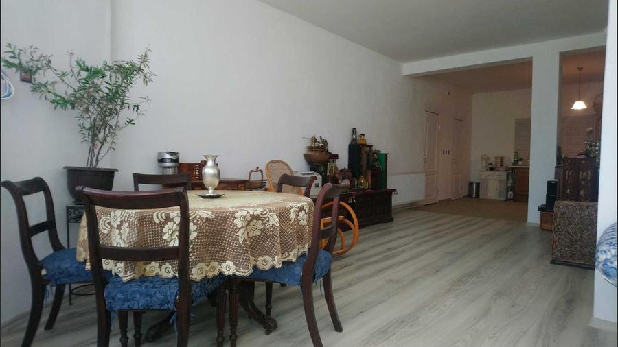 Casa de vanzare