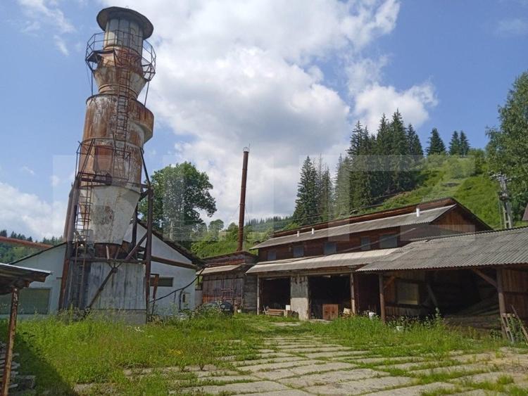 Spații industriale de 1.075 mp și teren de 6.194 mp in zona Vatra Dornei
