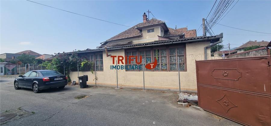 Casa 4 camere de vanzare zona Centru