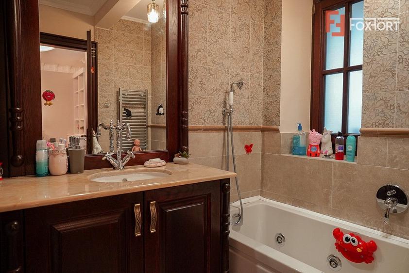 Proprietate unicata in stil clasic in Mosnita Noua - ID V7206