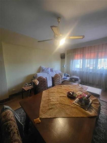 Apartament 3 Camere, Decomandat, zona Piata Moldovei