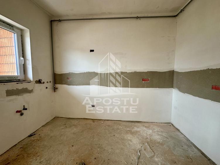 Apartament cu 2 camere, etaj 1, bucatarie semideschisa, Giroc