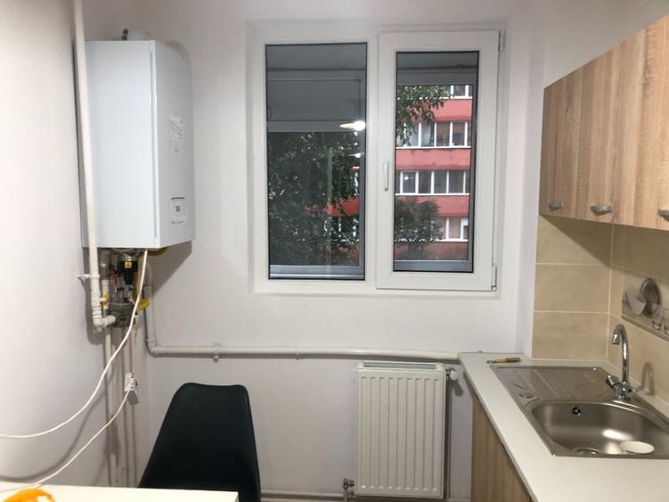 Inchiriez apartament 3 camere