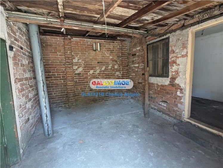 Rahova Muntii Carpati,teren 569 mp, casa 4 cam si anexe 170 mp utilit