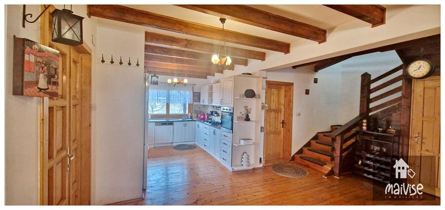 Casa de vanzare, Teren 927mp- Podul Olt , zona Centrala