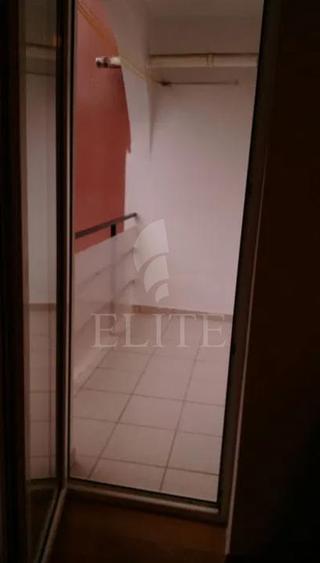 Apartament o camera în zona Colina