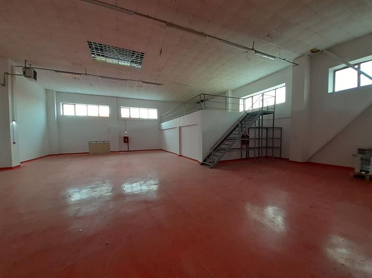 Showroom, birouri si depozitare in zona comerciala din Afumati