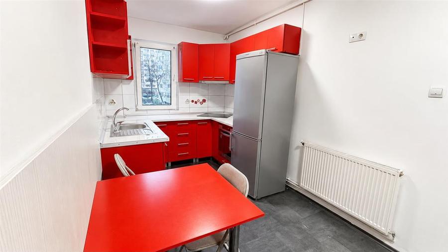Apartament 3 camere balcon etaj 1 zona Mihai Viteazu