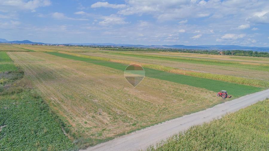 Teren extravilan de vânzare – 14.750 mp – Prejmer, județul Brașov