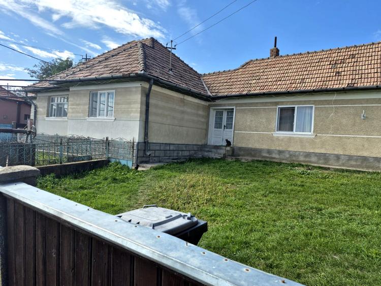 Proprietate cu potential: casa cu teren 938 mp langa Tureni, toate utilitatile