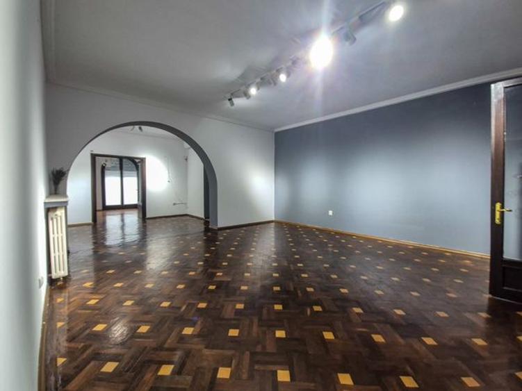 Vila la inchiriere in Piata Romana