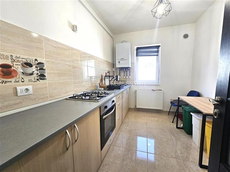 Carrefour Popas Pacurari-apartament decomandat - 5