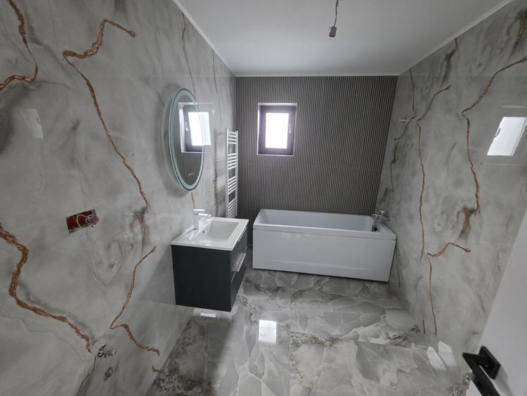 Exclusivitate, casa la sol cu posibilitate de mansardare, 3 camere, Valu lui Tr!