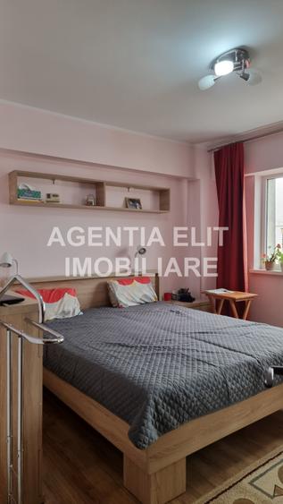 Apartament 4 camere, zona Stadion