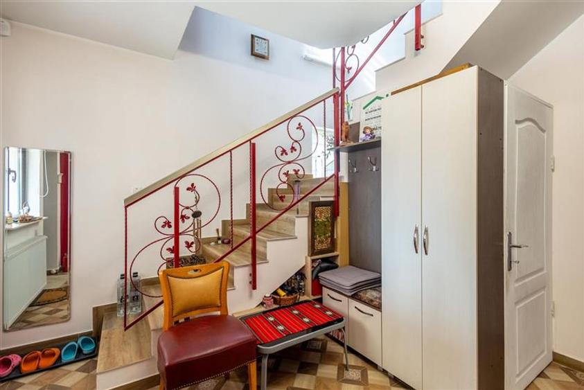 Vila superba 2018 5 camere, 5,4 Mw solar system, de vanzare, Buftea