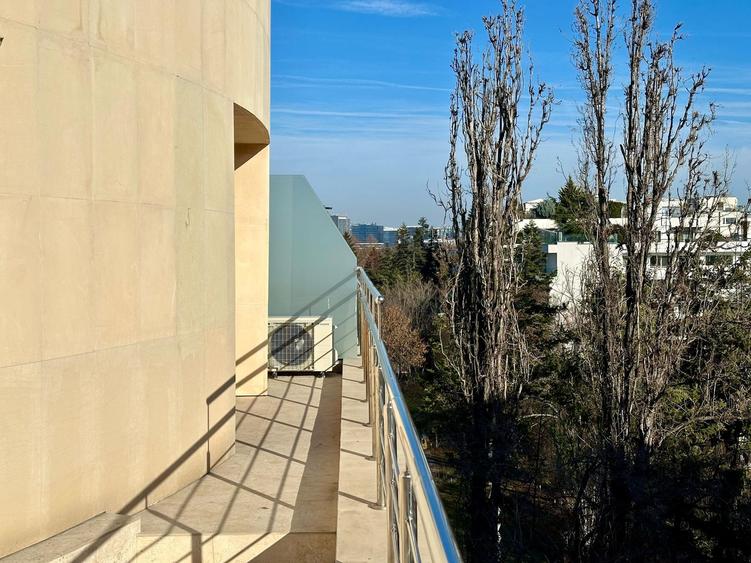 Duplex elegant cu 5 camere în zona exclusivistă Primăverii – Jean Monnet