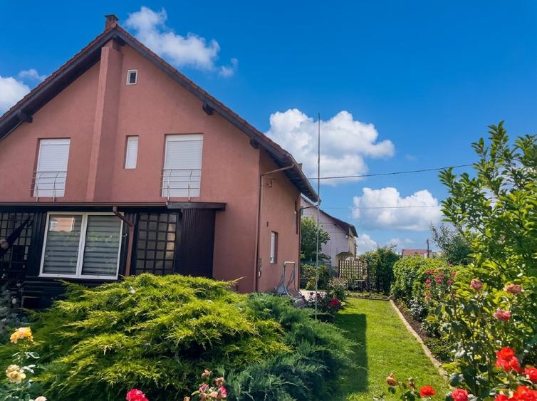 Vilă individuală, mobilată și utilată, teren 800 mp + apartament independent