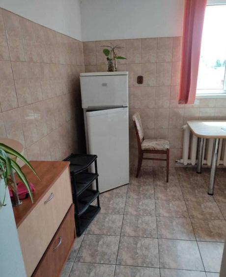 Apartament 1 camera, 42 mp, decomandat, zona strazii Arinilor
