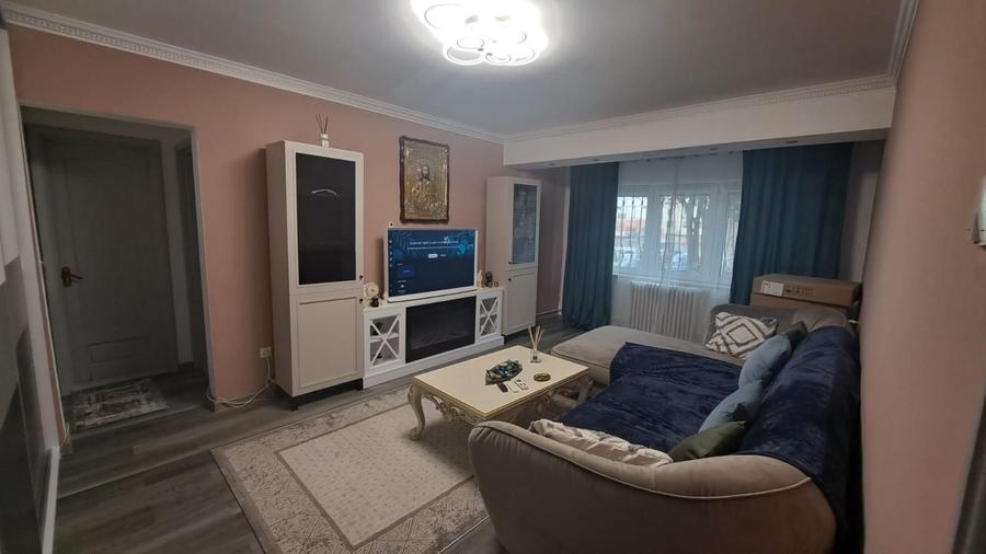 CASA DE CULTURA, 2 CAMERE, 2 BALCOANE, GAZE, 47 MP PRET 89900 EURO