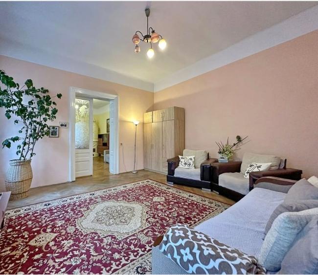 Apartament spațios în Centrul Istoric al Brașovului – zonă premium