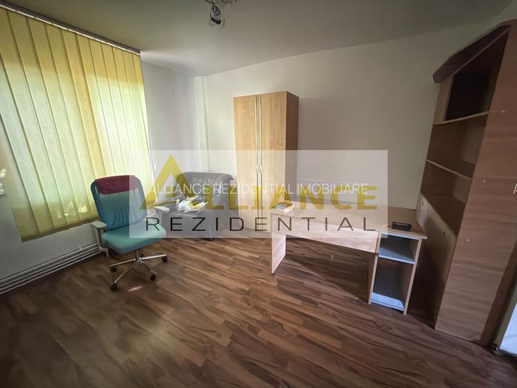 CASA INDIVIDUALA CU POTENTIAL COMERCIAL – CATELU, STRADA INDEPENDENTEI - 25