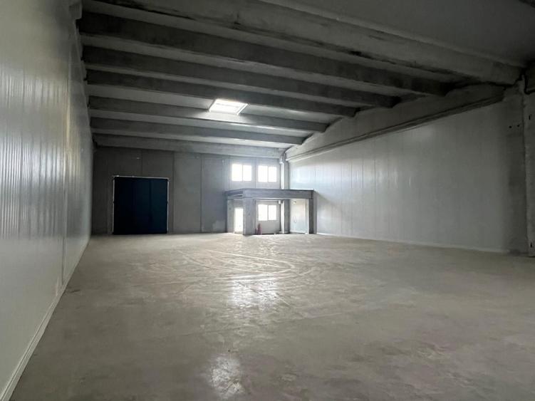 Spatiu de productie si depozitare 885 mp