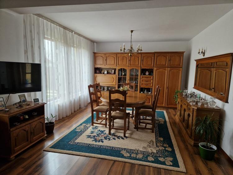 Mosnita Veche - Casa individuala cu 3 dormitoare si 2 garaje