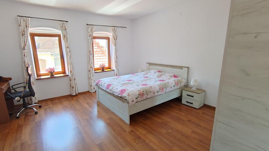 Casa individuala 4 dormitoare - garaj - teren 1457 mp in Sibiu Mohu