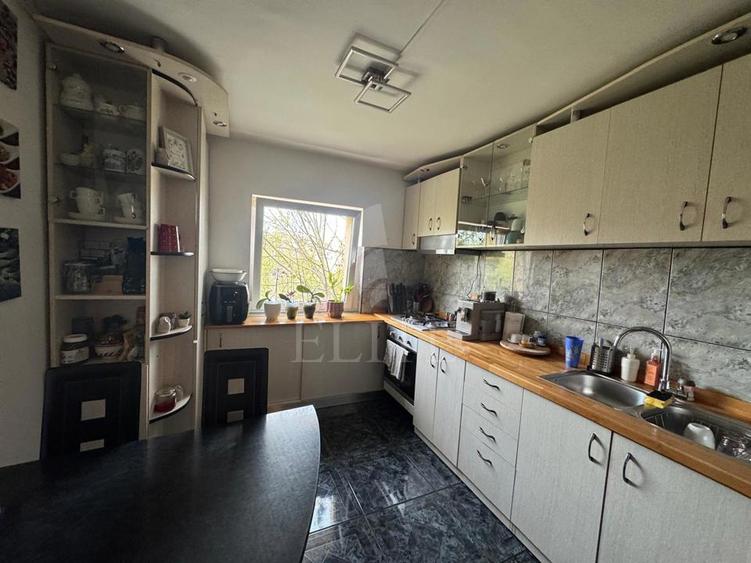 Apartament 4 camere în zona STRAZII FABRICII