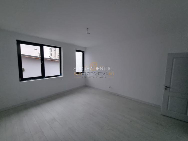 Casă spațioasă de vânzare – Sector 4, Metrou Aparatorii Patriei - 9