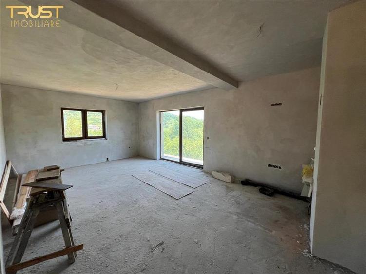 Casa semifinisata V. Ghinzii teren 18 arii