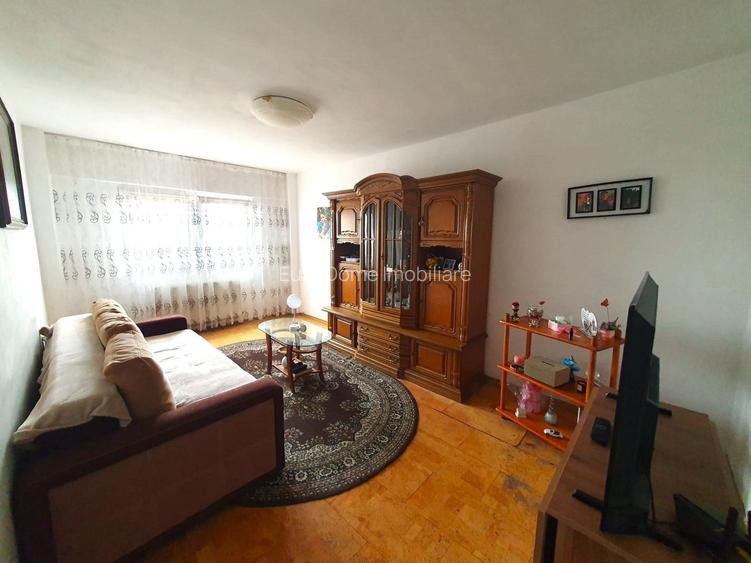 Apartament spațios cu 3 camere și 2 băi – zona Ciucaș / Astra