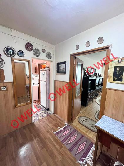 Apartament cu 3 camere de vânzare pe strada Dealului!
