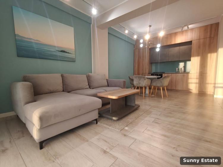 DE VÂNZARE — 3 CAMERE, B-DUL MAMAIA, DELFINARIU, VEDERE LAC