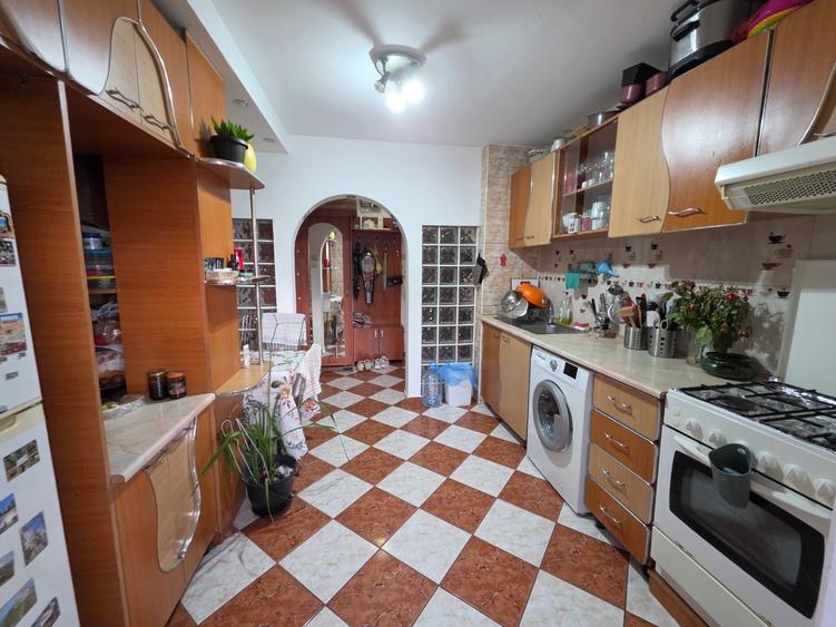 Dristor, rond Baba Novac, pe Vulcan Judetul, 5 minute metrou