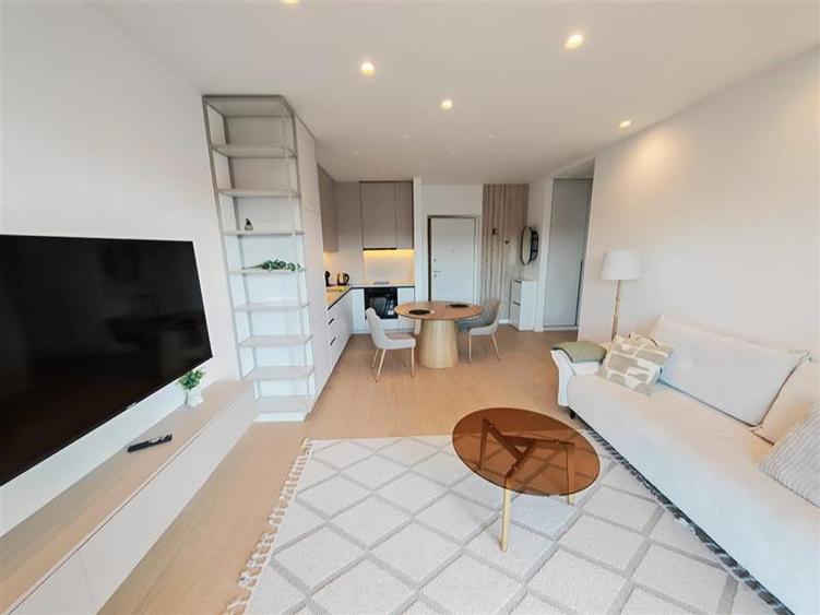 Apartamant 2 cam de vanzare - Aviaitiei Tower - pentru investitie