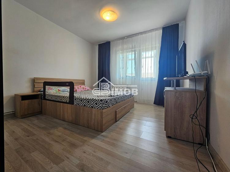 Apartament 3 camere decomandat, 64 mp, mobilat/utilat – Micro 11, lâng