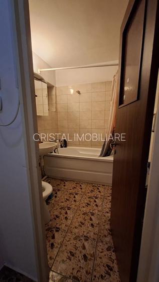 Vanzare Apartament 3 camere, parter/9, bloc reabilitat, 2 băi – Rahova Sebastian